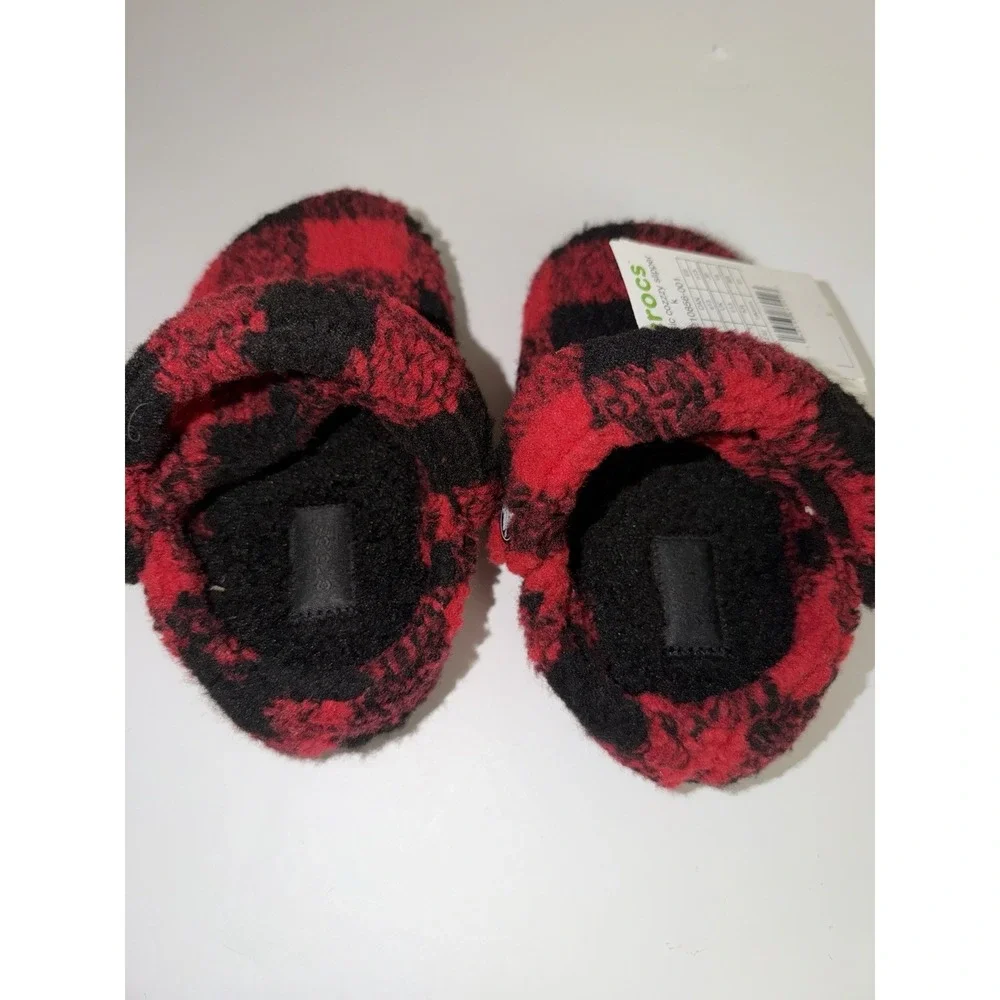 Crocs Kids 13 Classic Cozzzy Slipper Black Red Plaid Fuzzy Slip-On Checkered NWT
